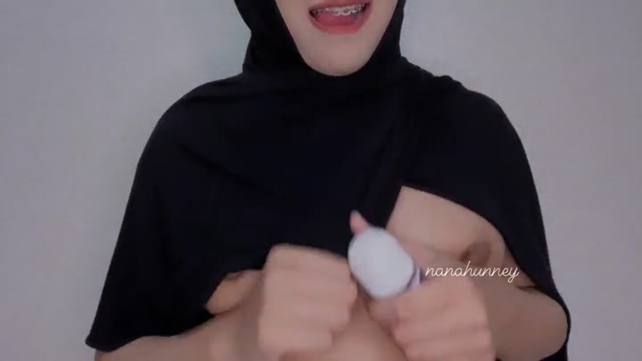 Nana 1 Kontol Gede Nancep di Memek Basah Desahan Bikin Otak Konslet!